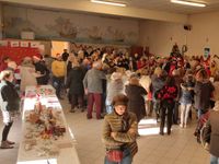 March&eacute; de Noel La Londe zeigt Publikum im Saal